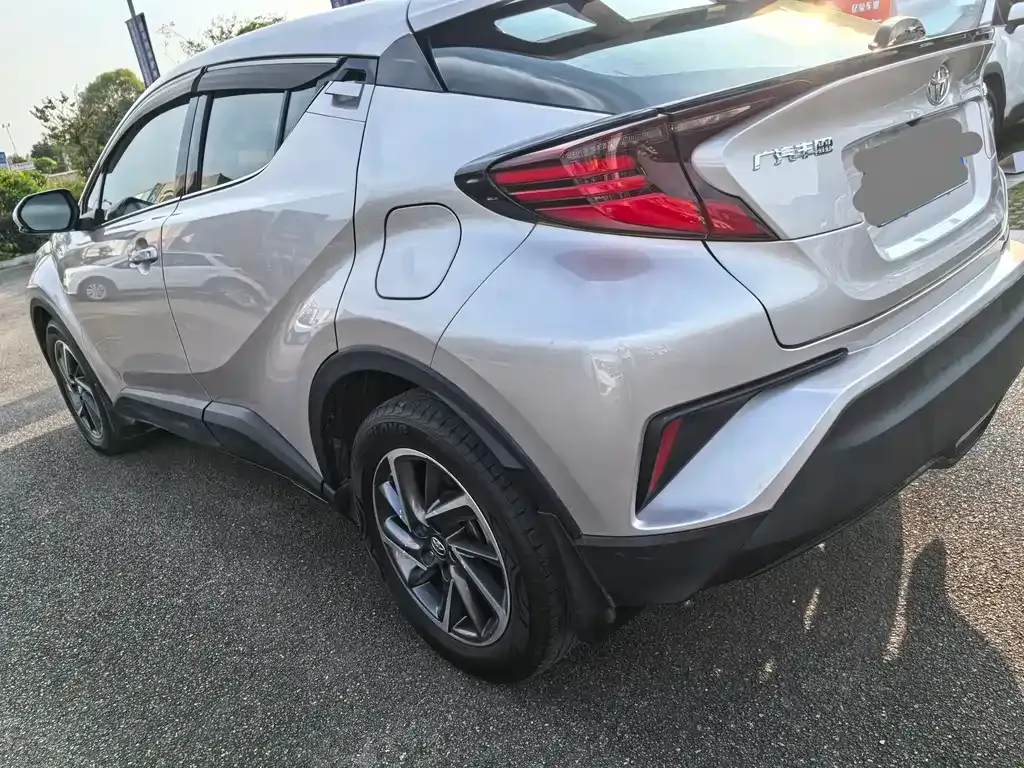 Toyota C-HR — фото 7
