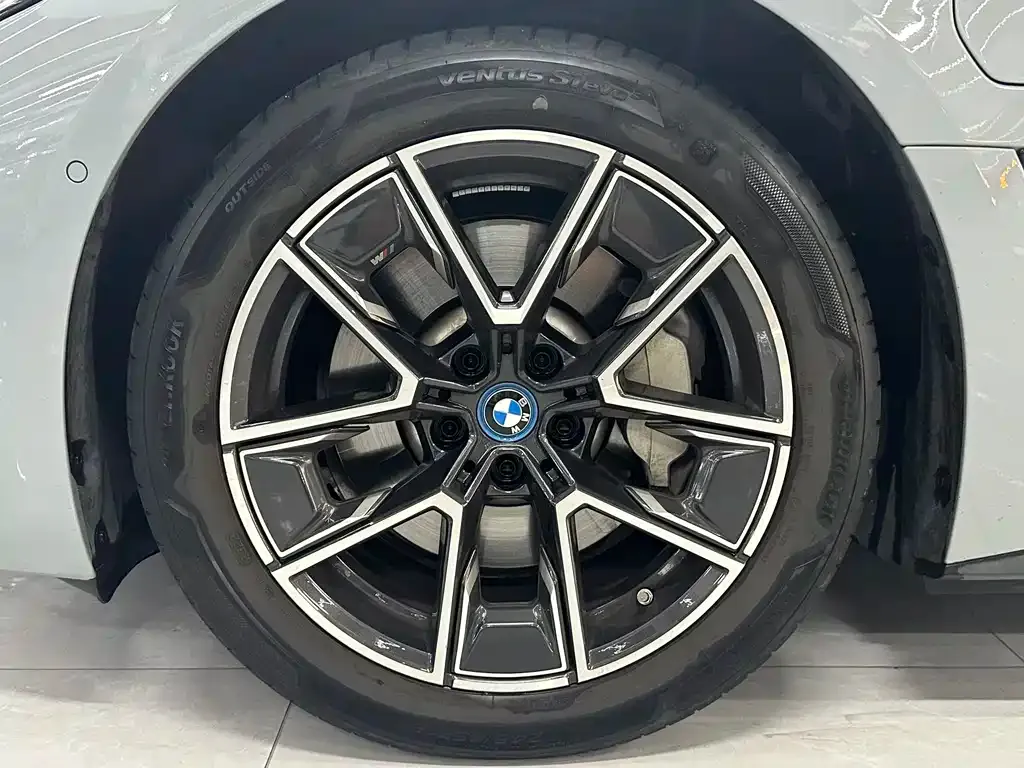 BMW i4 2023 из CN, фото 7