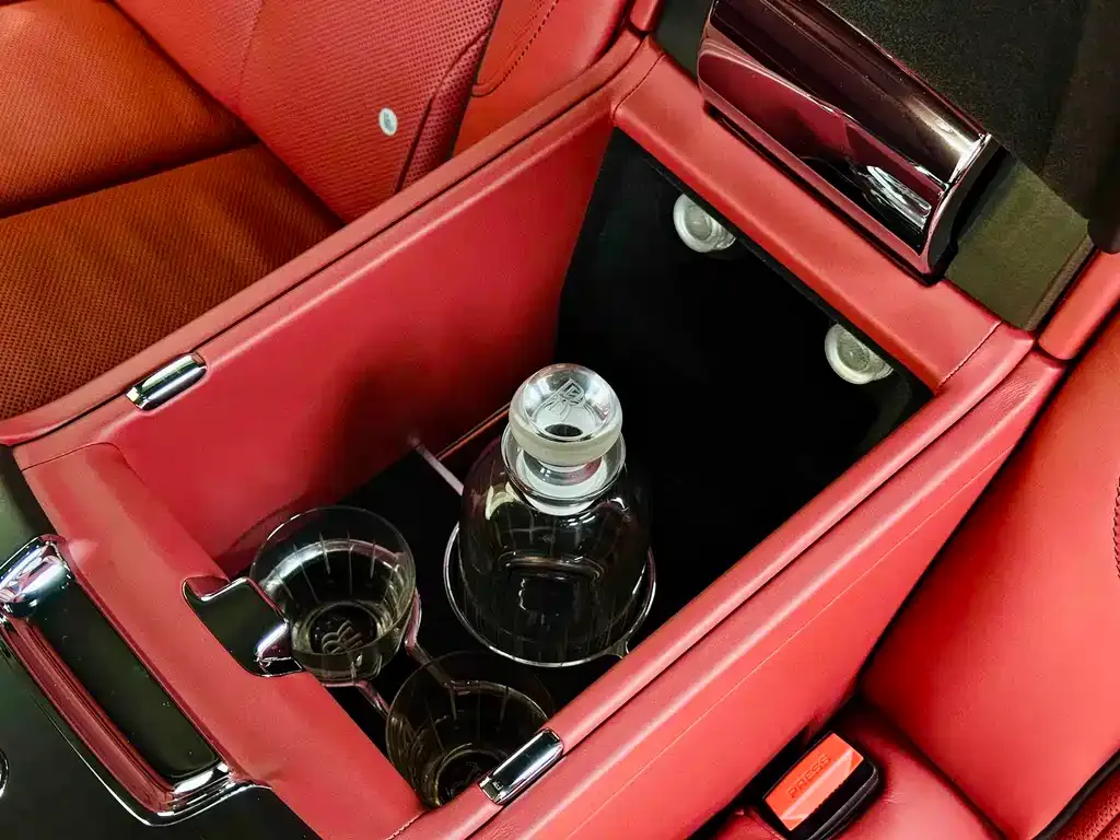 Rolls-Royce Cullinan 2022 из CN, фото 6