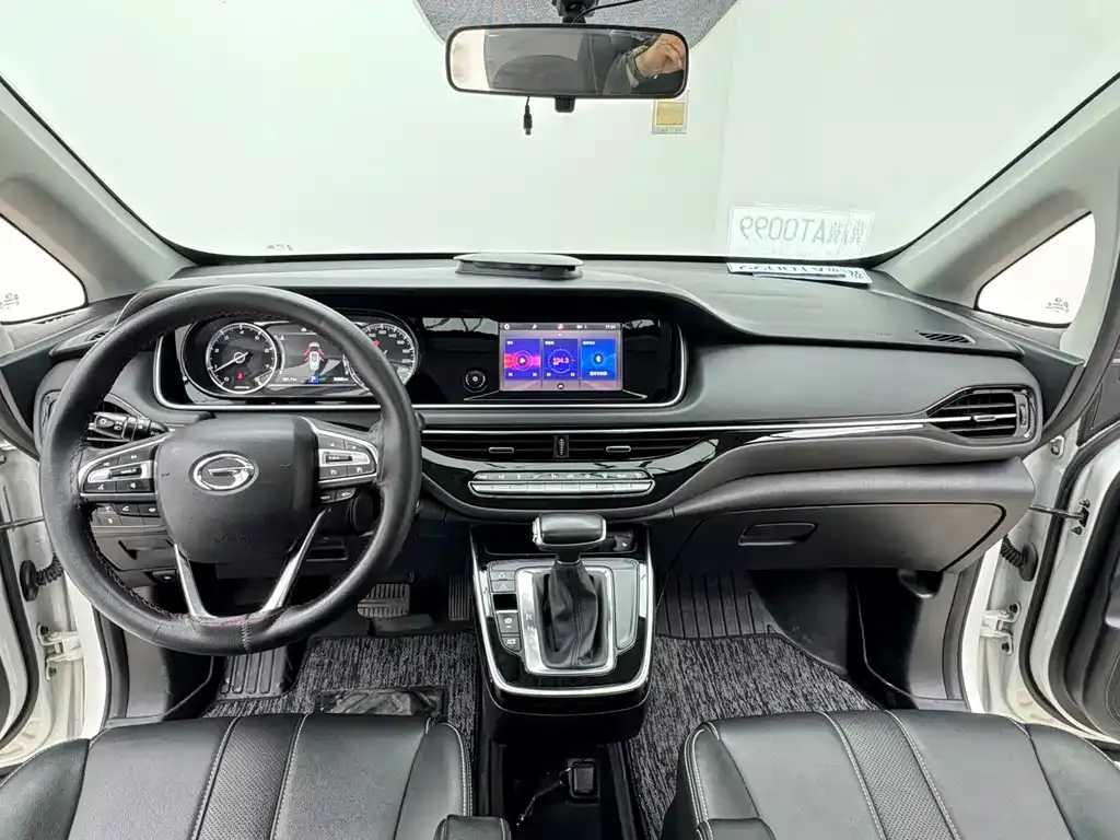 GAC Motor Trumpchi M6 — фото 10