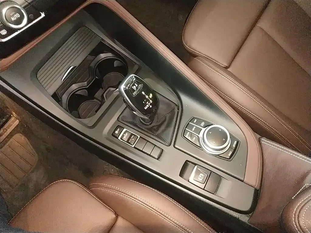 BMW X1 — фото 10
