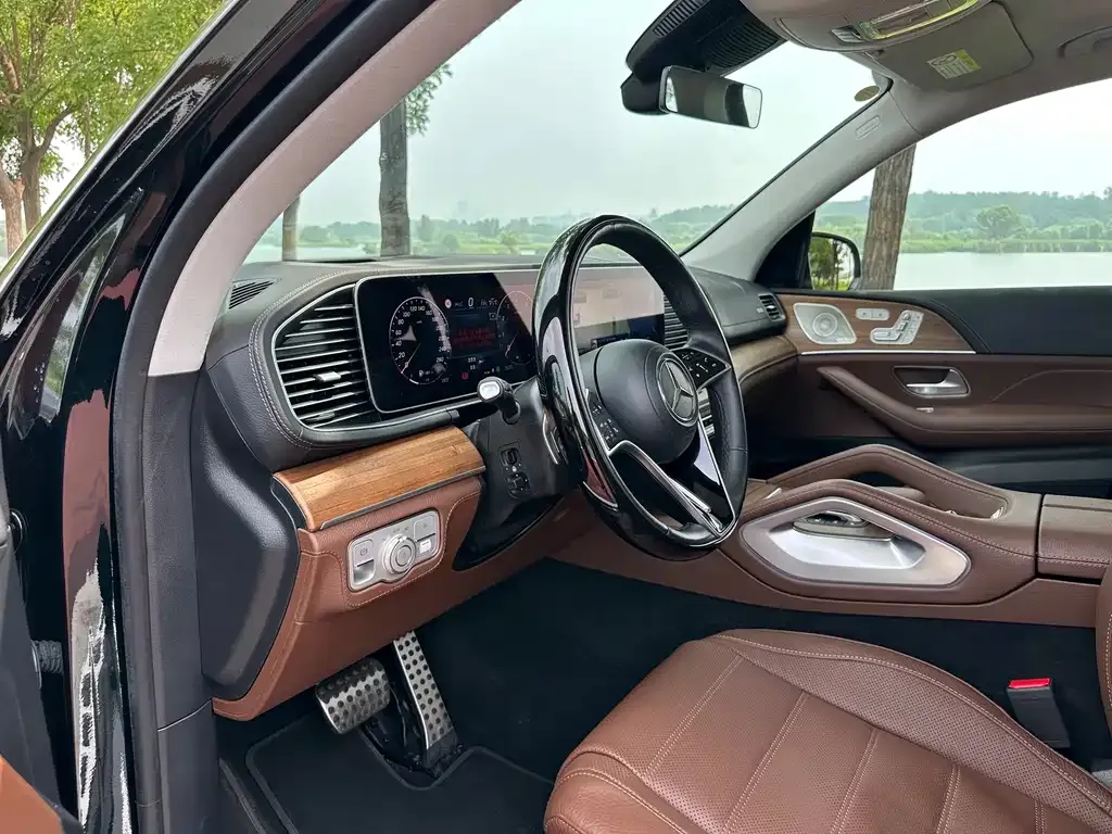 Mercedes-Benz GLS — фото 5