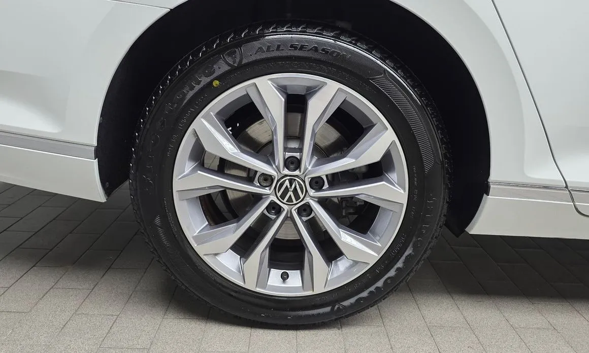 Volkswagen Passat 2022 из KR, фото 9