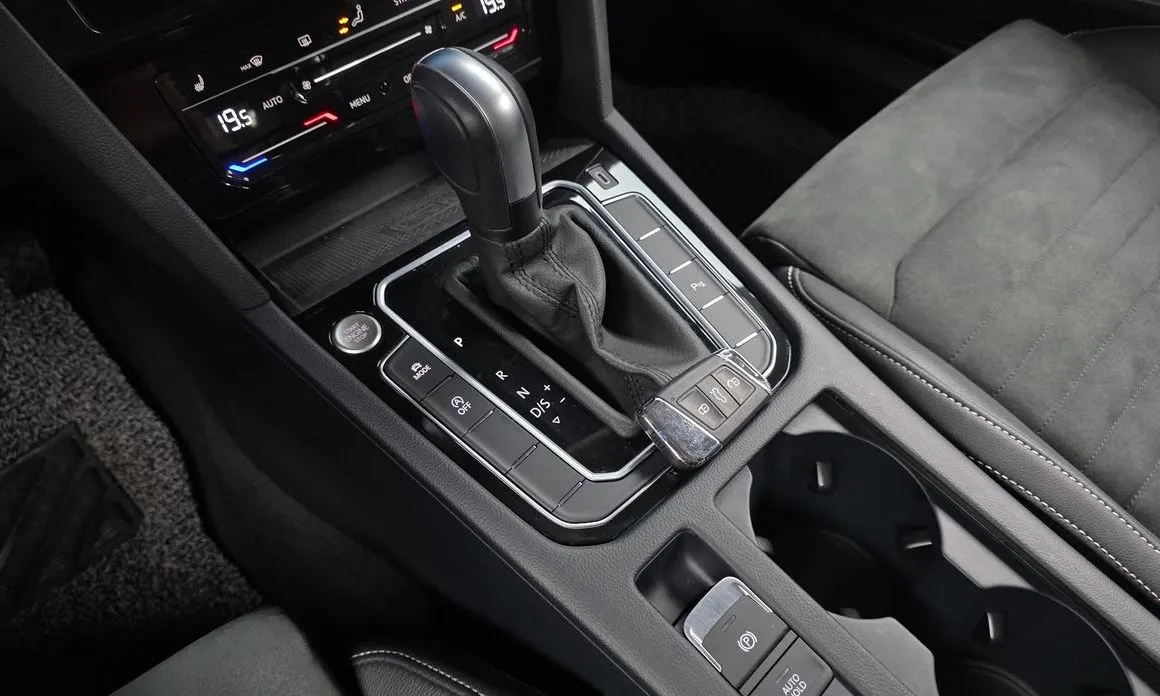 Volkswagen Passat 2022 из KR, фото 8