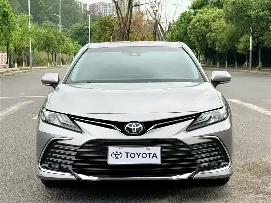 Toyota Camry — фото 4