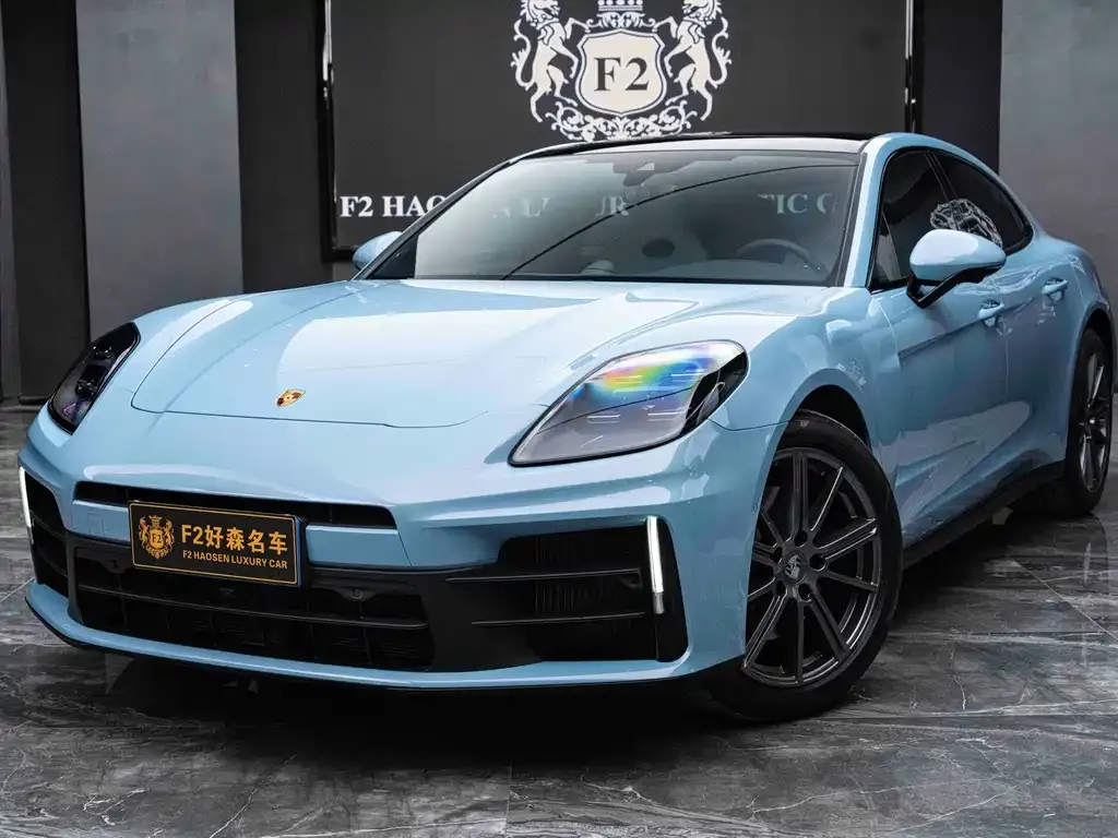 Porsche Panamera — фото 1