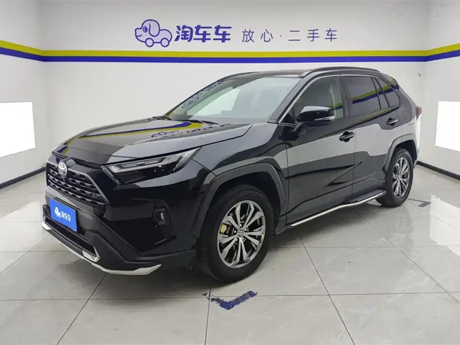 Toyota RAV4 — фото 1