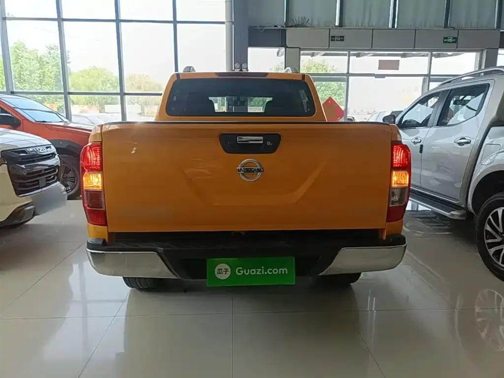 Nissan Navara 2021 из CN, фото 2