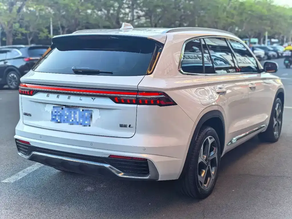 Geely Xingyue L — фото 3