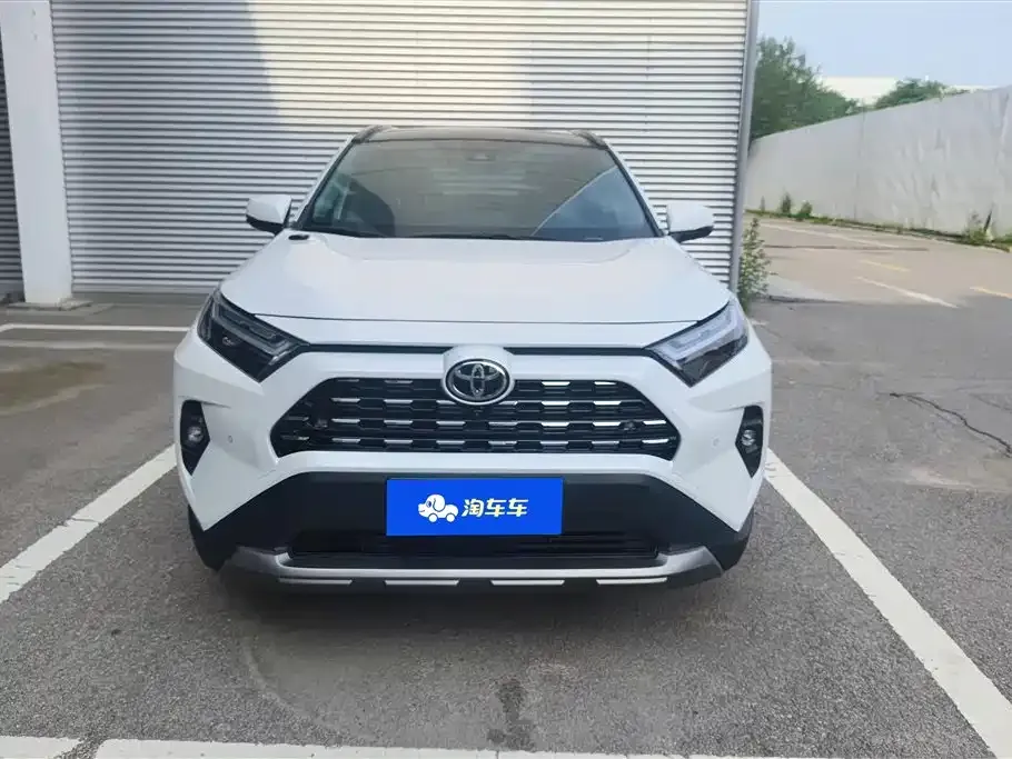 Toyota RAV4 — фото 7