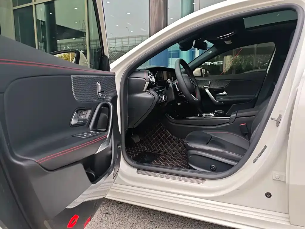 Mercedes-Benz A-Class 2024 из CN, фото 4