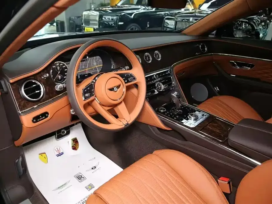 Bentley Flying Spur — фото 3