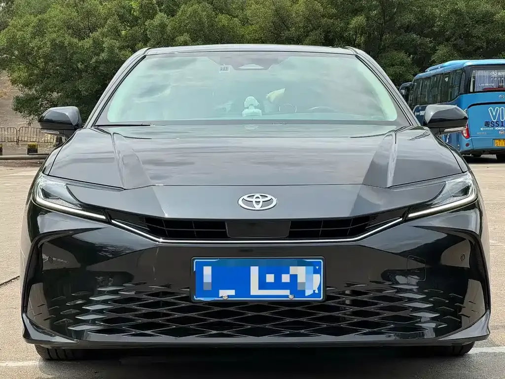 Toyota Camry — фото 4