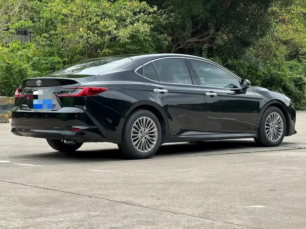 Toyota Camry — фото 7