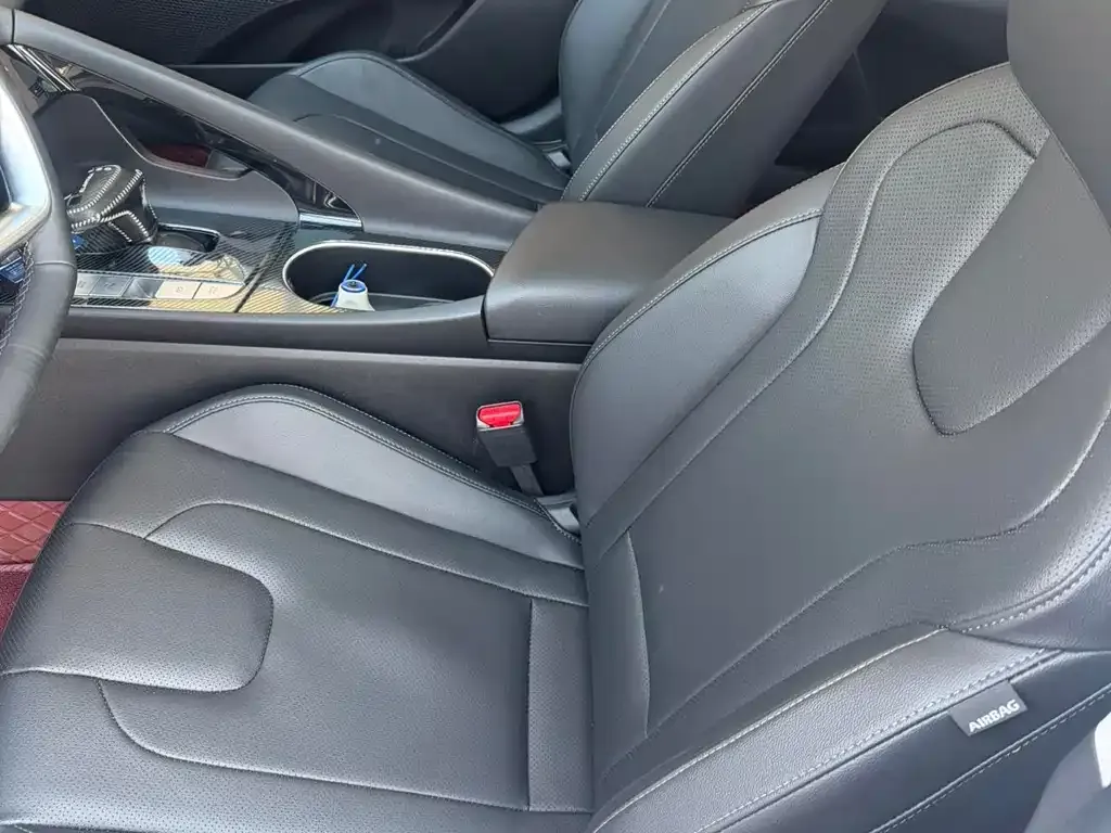 Hyundai Elantra — фото 4