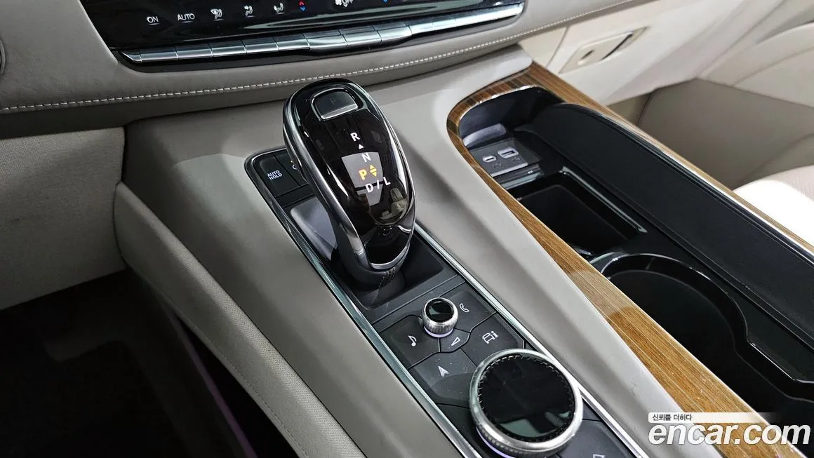 Cadillac Escalade 2022 из KR, фото 10