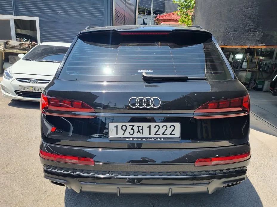 Audi Q7 — фото 10