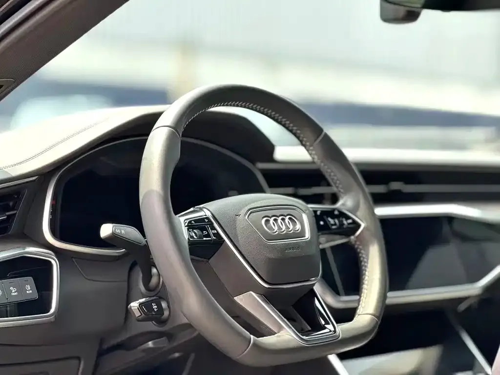 Audi A6L — фото 5