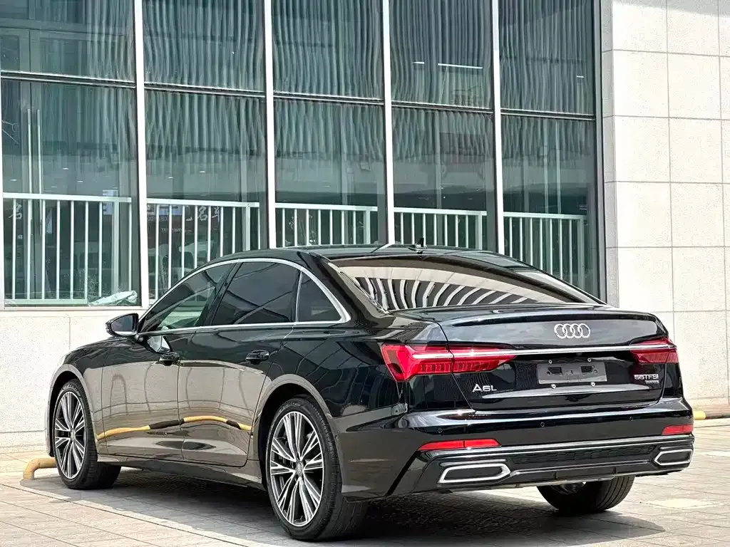 Audi A6L — фото 7