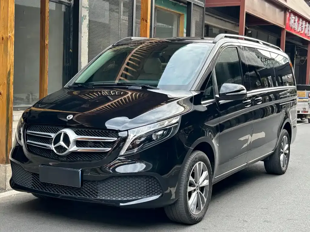Mercedes-Benz V-Class — фото 1
