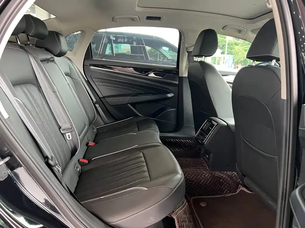 Volkswagen Passat — фото 8