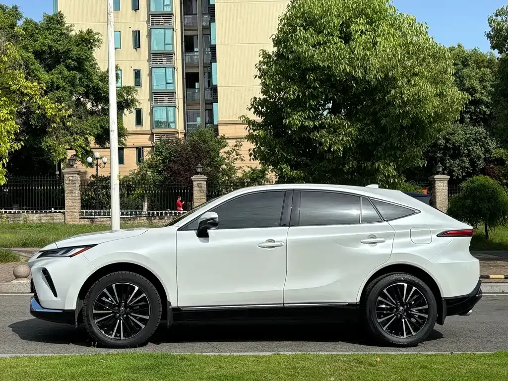 Toyota Venza 2023 из CN, фото 8