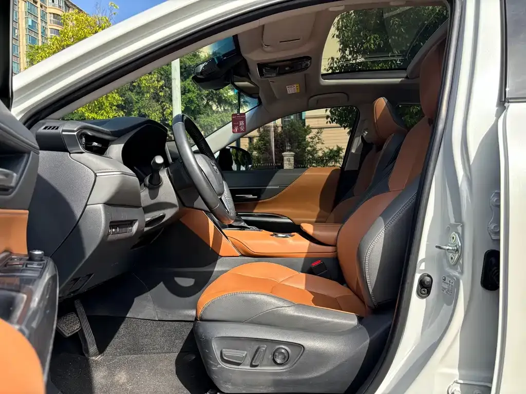Toyota Venza 2023 из CN, фото 6