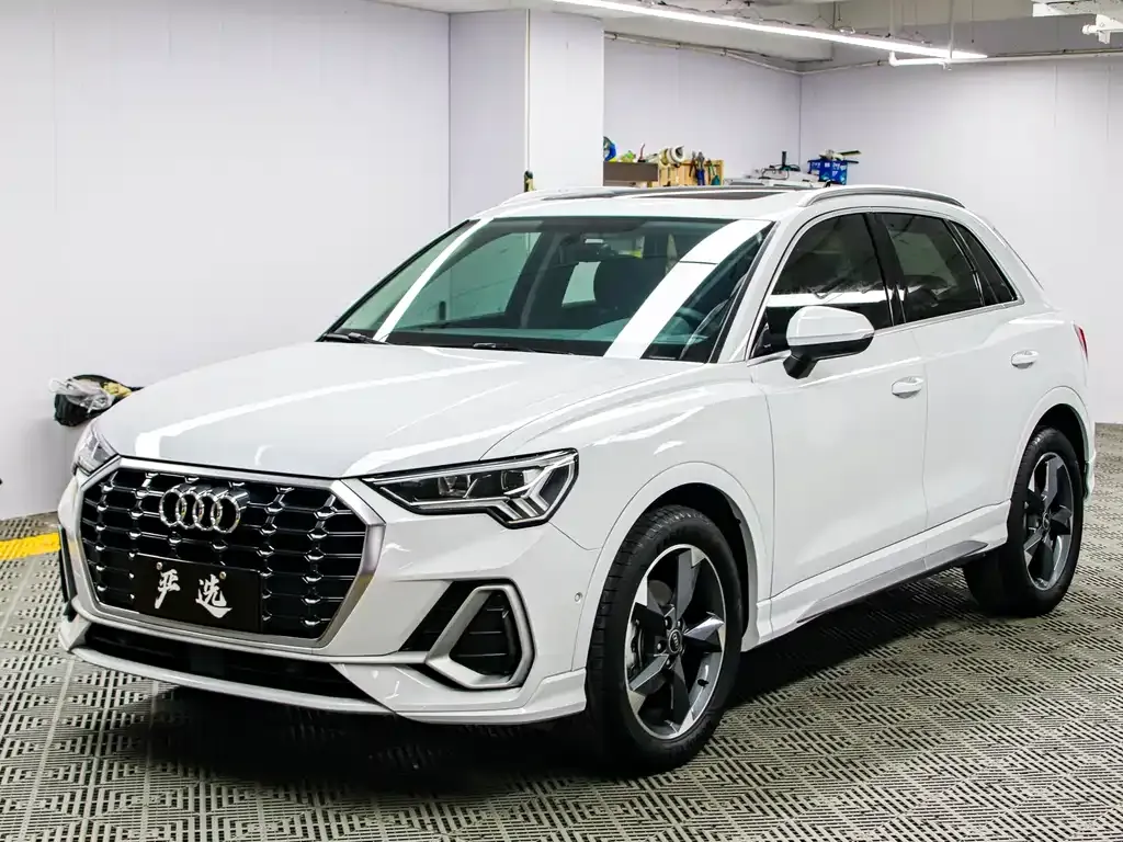 Audi Q3 — фото 1