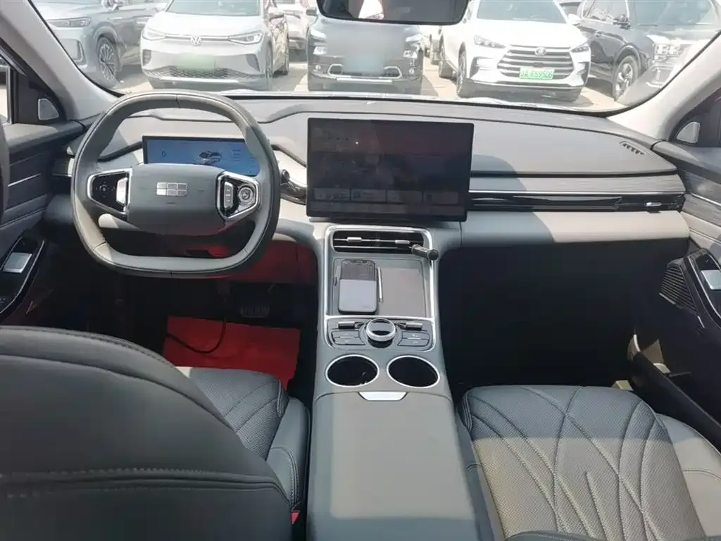 Geely Galaxy L6 — фото 10