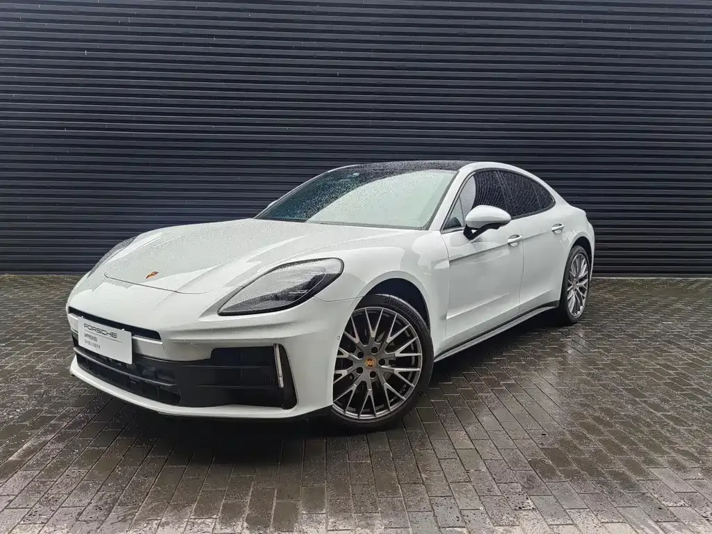 Porsche Panamera — фото 1