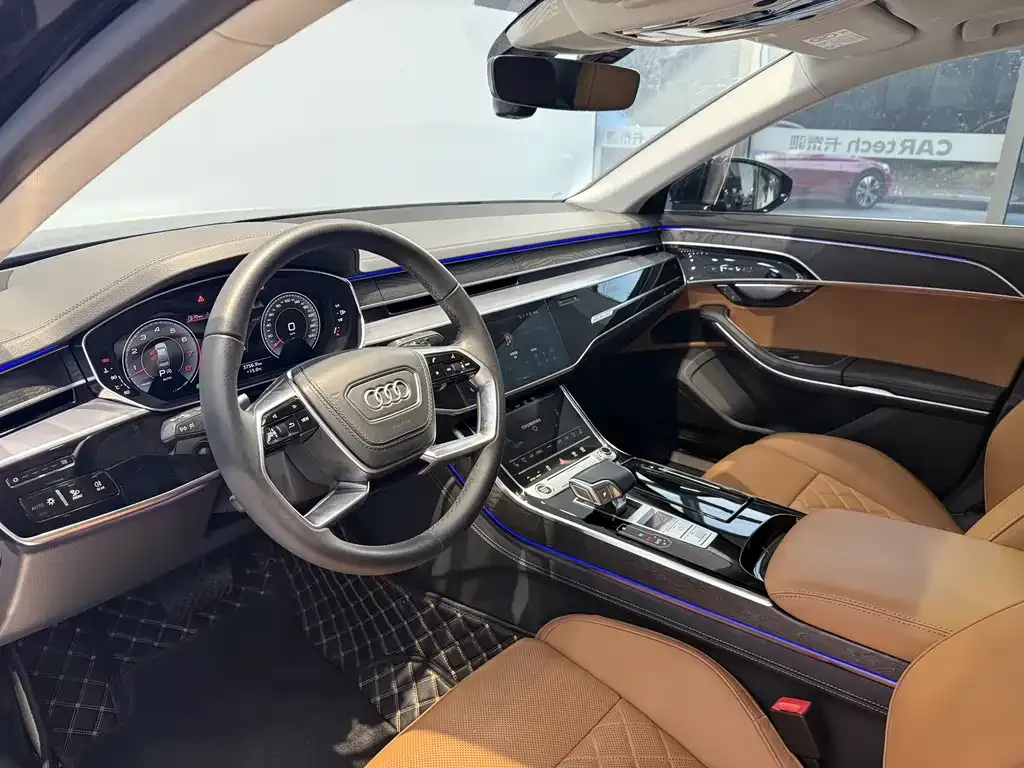 Audi A8 — фото 6