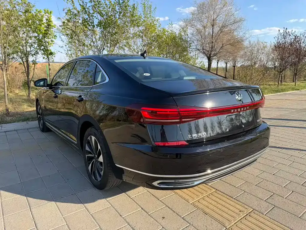 Volkswagen Passat — фото 9