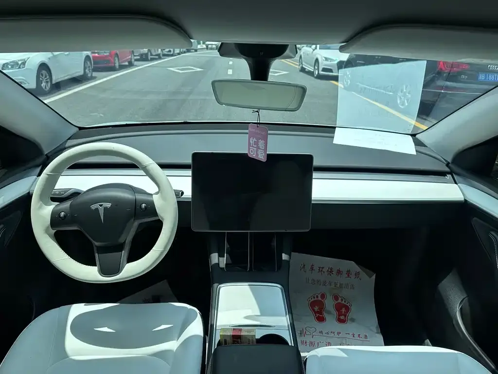 Tesla Model Y — фото 4