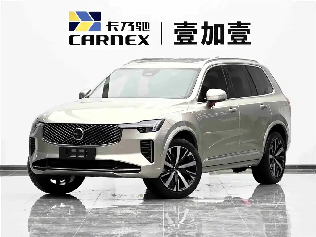 Volvo XC90 — фото 1