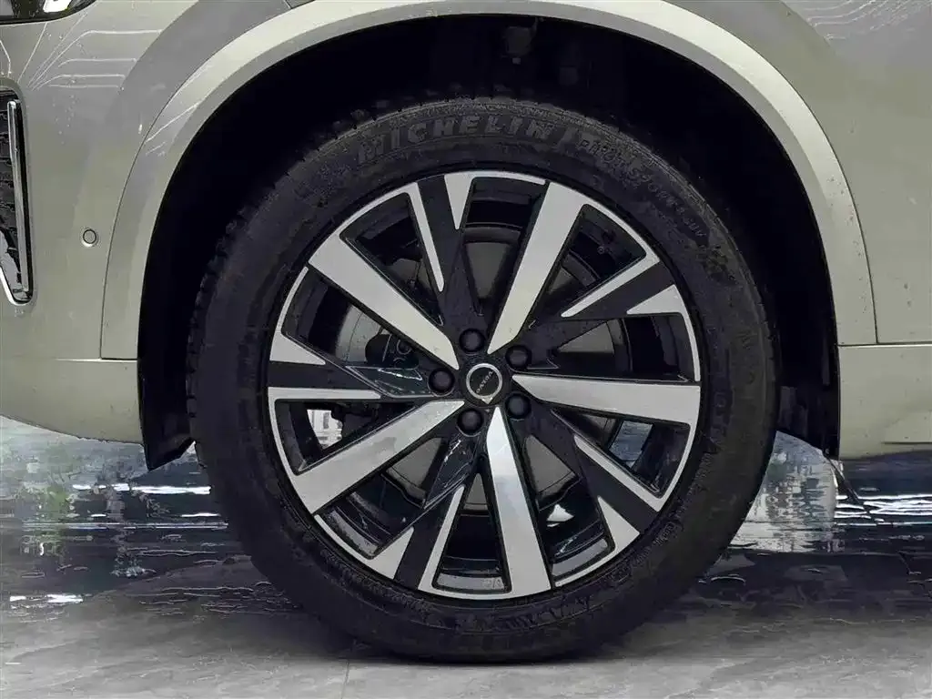 Volvo XC90 — фото 3