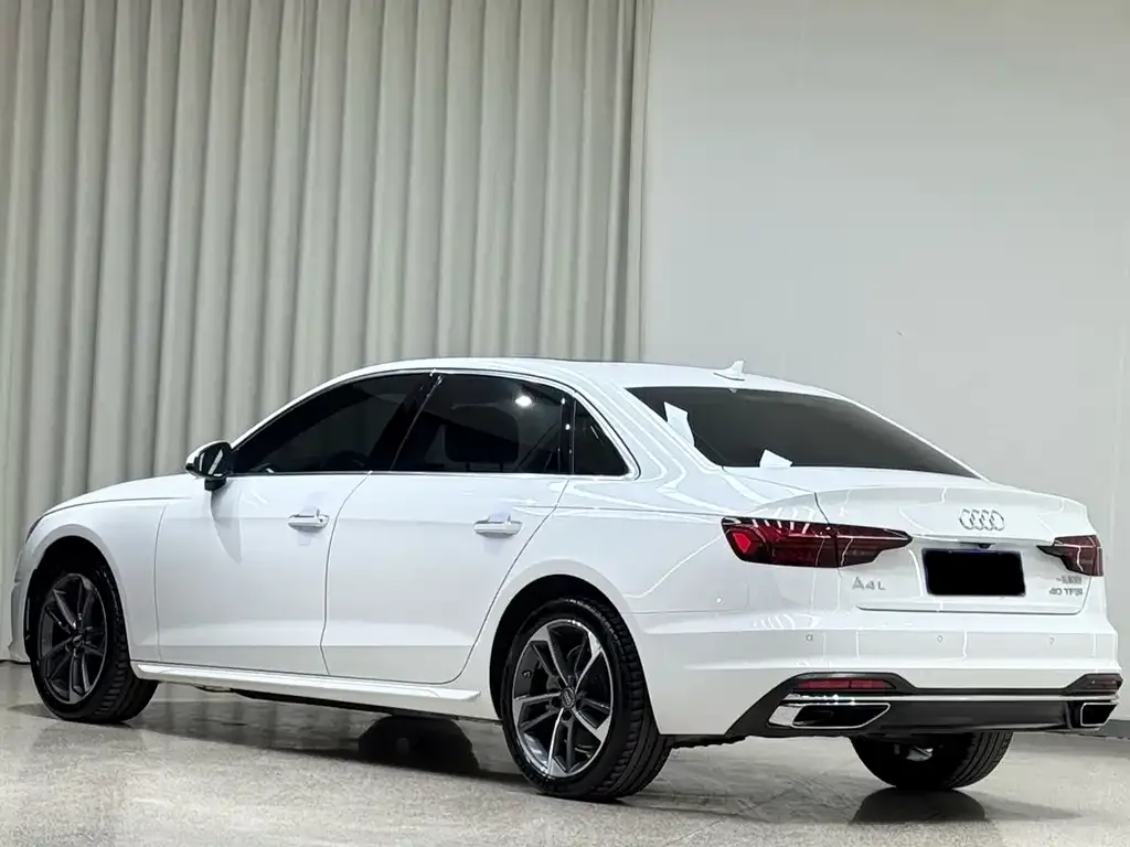 Audi A4L — фото 5