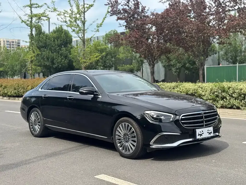 Mercedes-Benz E-Class — фото 10