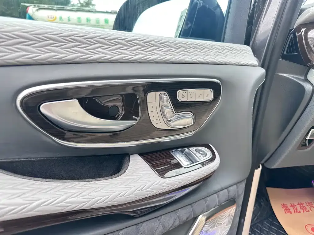 Mercedes-Benz V-Class 2021 из CN, фото 2