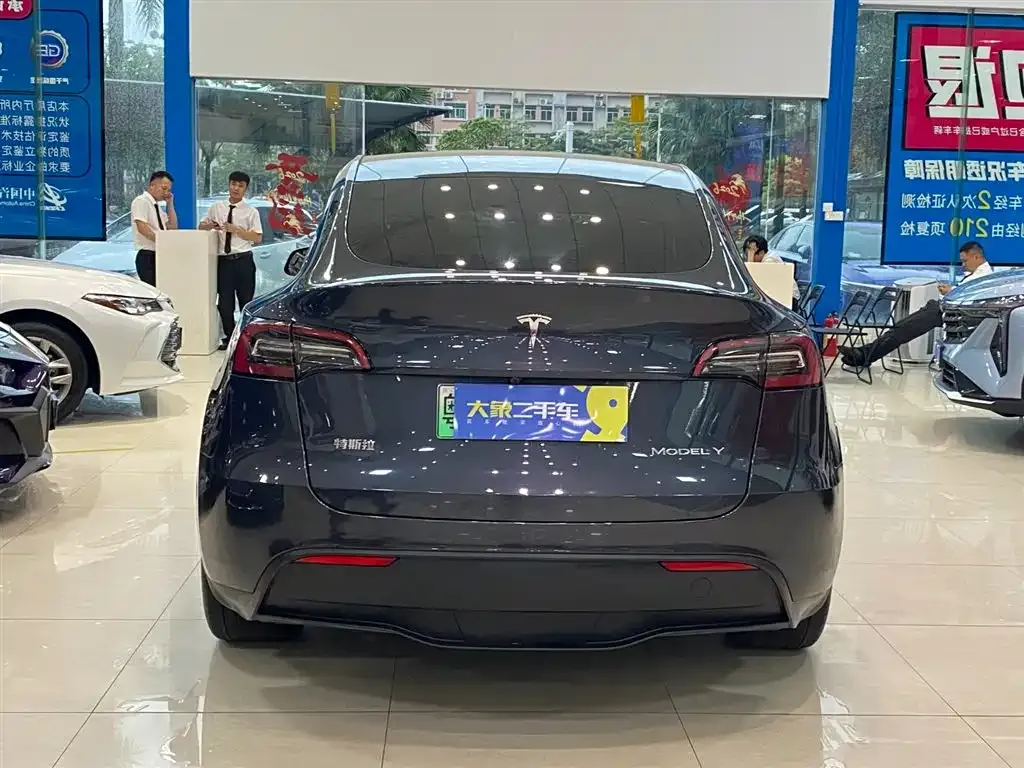 Tesla Model Y — фото 7