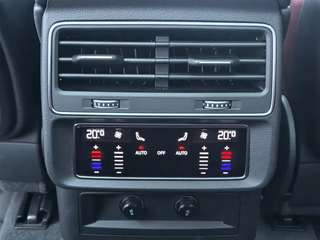 Audi SQ7 2024 из CN, фото 5