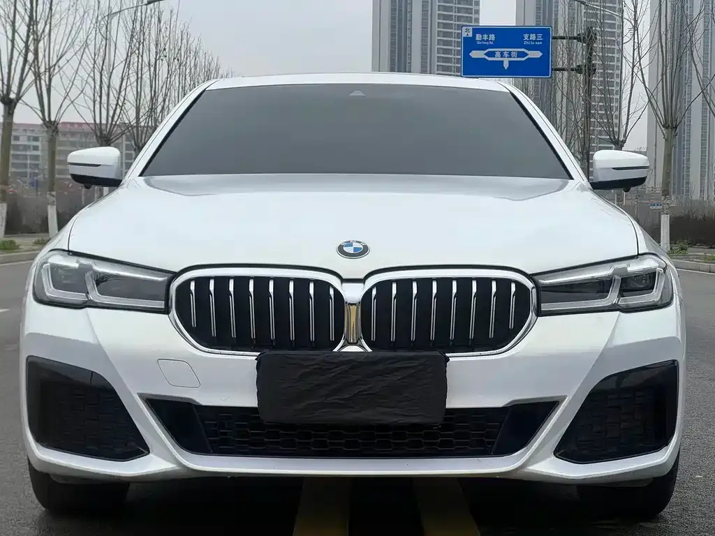 BMW 5 Series — фото 10