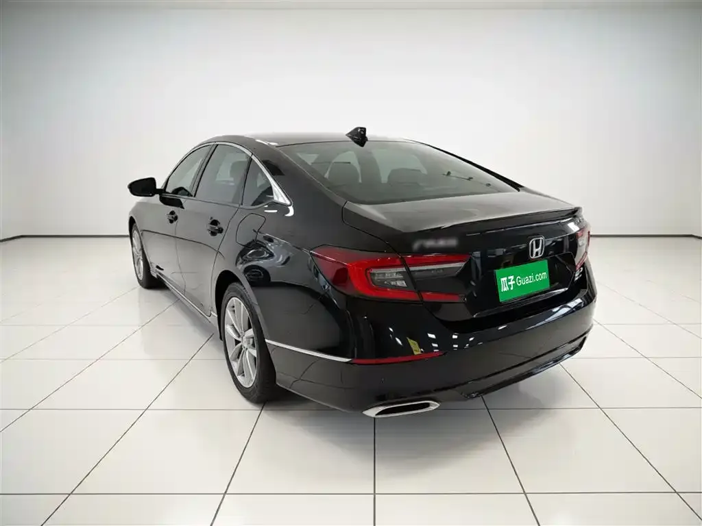 Honda Accord — фото 9