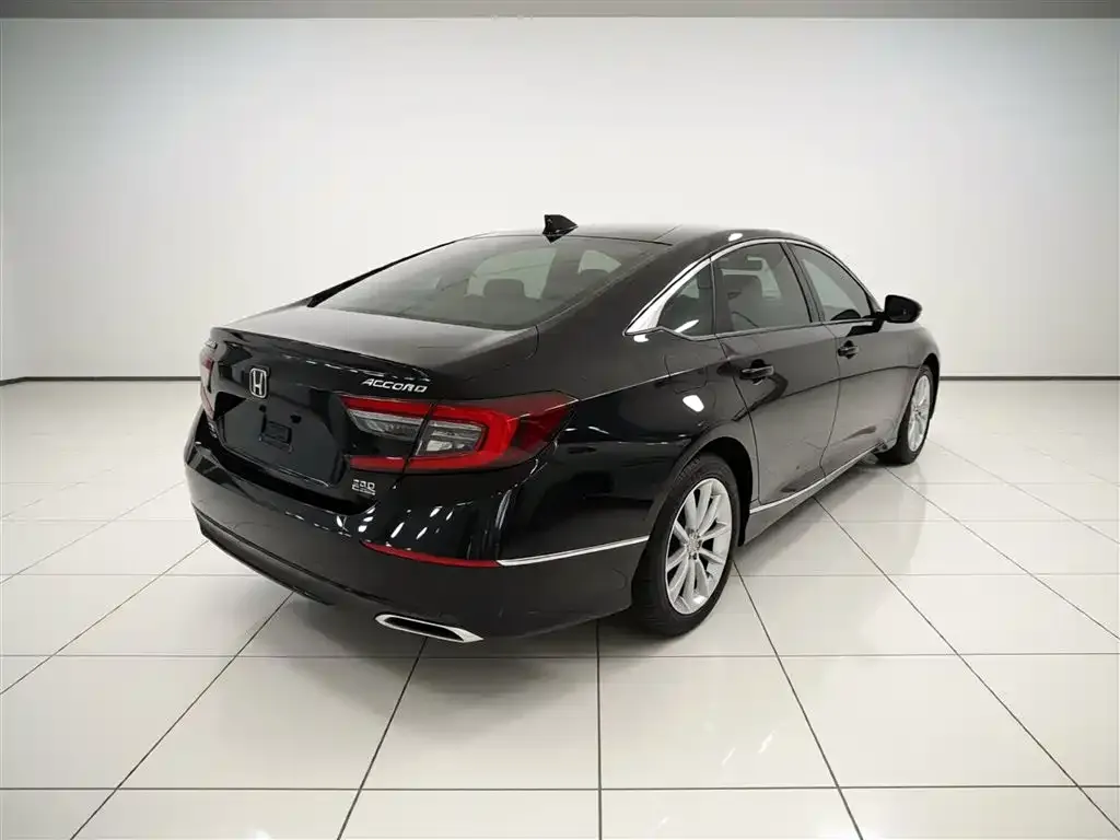 Honda Accord — фото 10