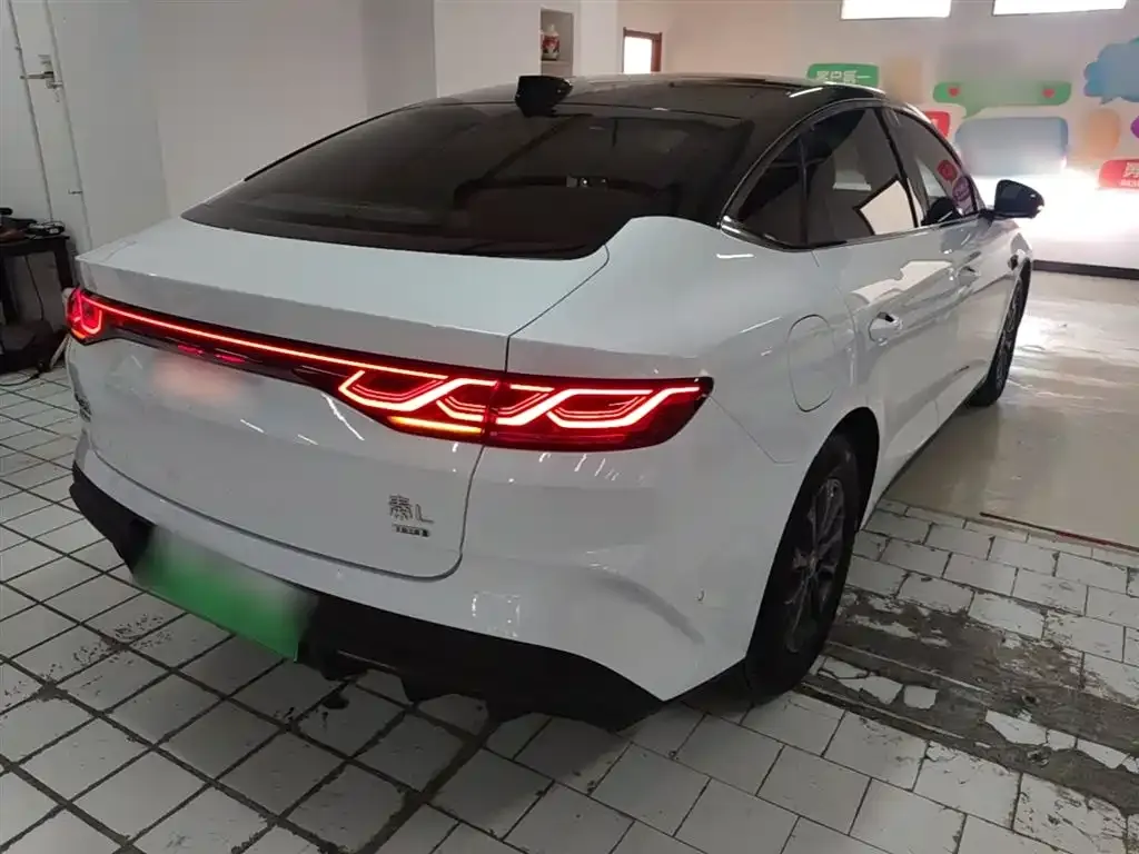 BYD Qin L — фото 10