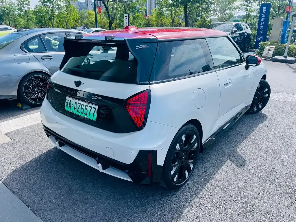 MINI JCW Electric 2025 из CN, фото 8