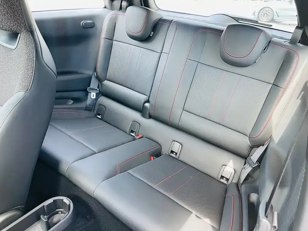 MINI JCW Electric 2025 из CN, фото 6