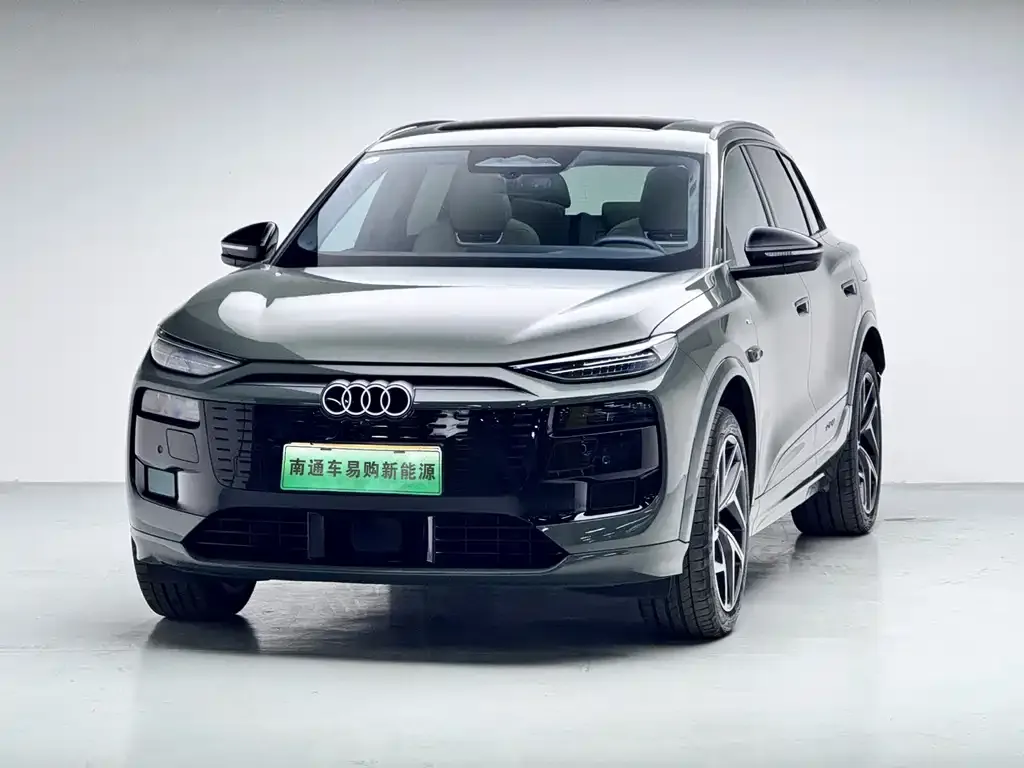 Audi Q6L e-tron — фото 1