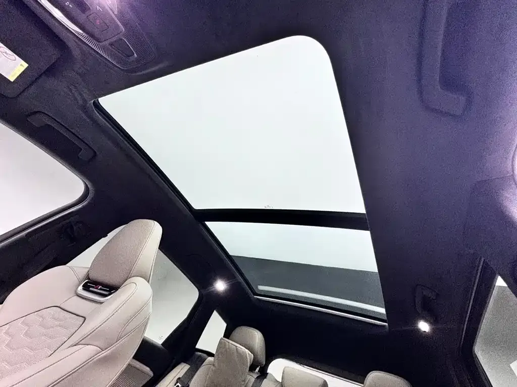 Audi Q6L e-tron — фото 9