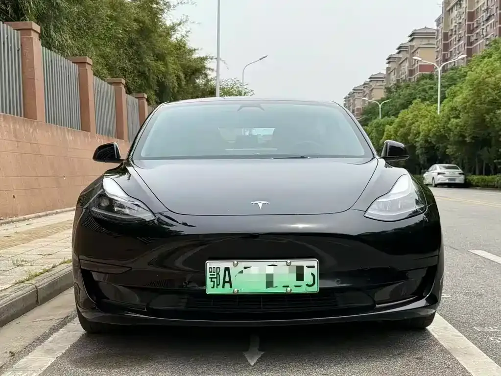 Tesla Model 3 — фото 10
