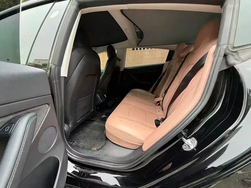 Tesla Model 3 — фото 4